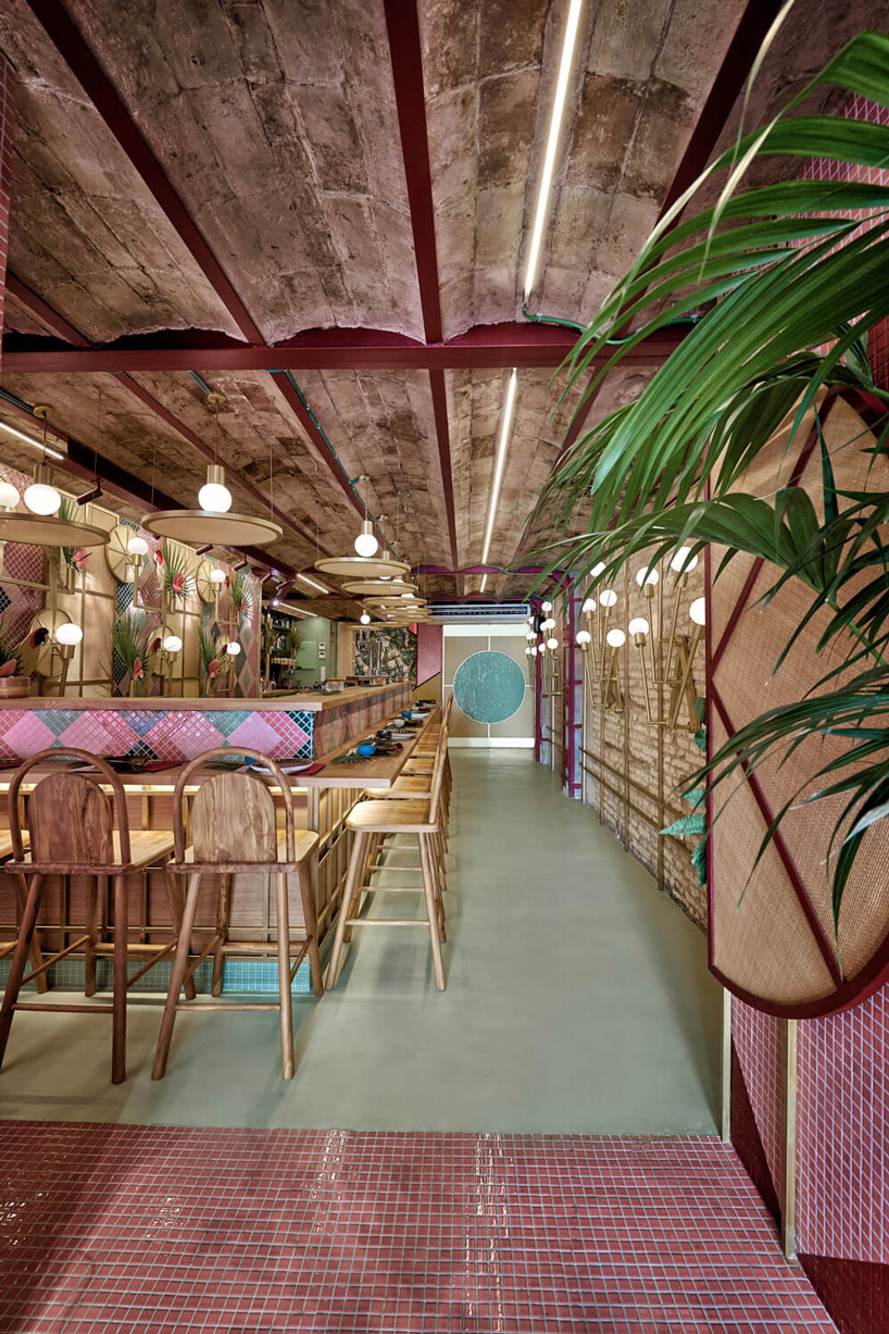 brazil and japan coexist in masquespacio kaikaya tropical sushi restaurant in valencia designboom
