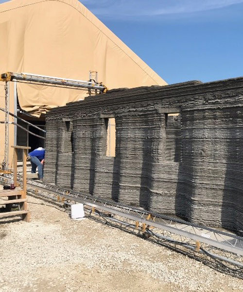 US military uses 'world’s largest' 3D printer to build concrete barracks