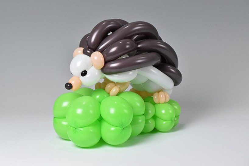 masayoshi matsumoto creates intricate sculptures of animals and plants using balloons only