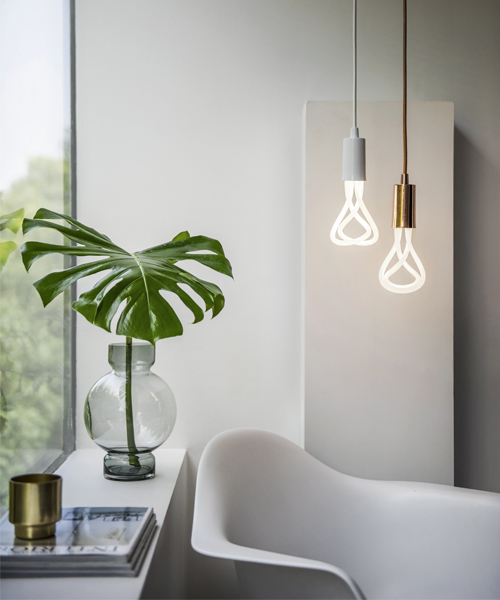 plumen shines light on its new, more efficient and sleeker 001 LED lightbulb