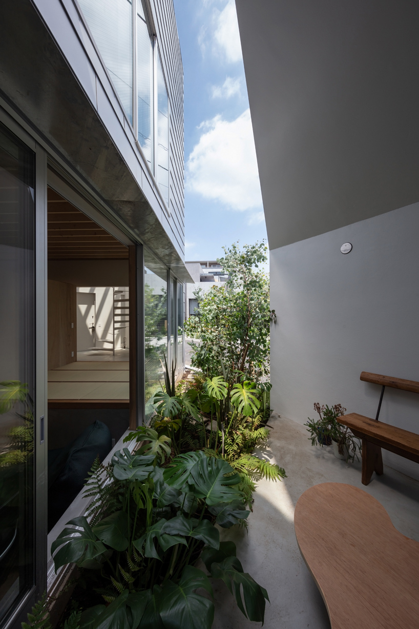 Tokyo Based Studio e Permeates Its K2 House With Gardens