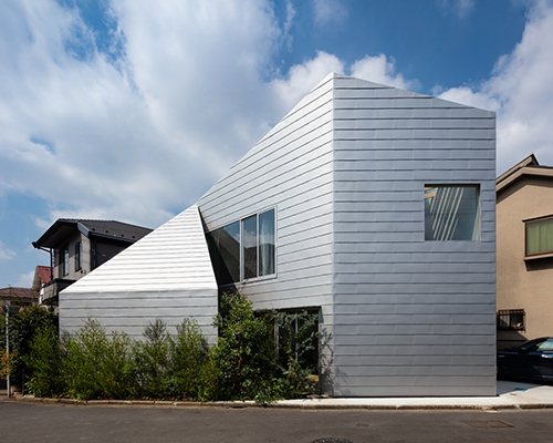 tokyo-based studio AAE permeates its K2 house with gardens
