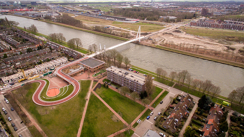 new video documents dafne schippers bicycle bridge by NEXT architects