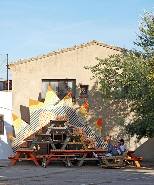 ENORME studio builds a colorful pyramide for picnic in zaragoza, spain