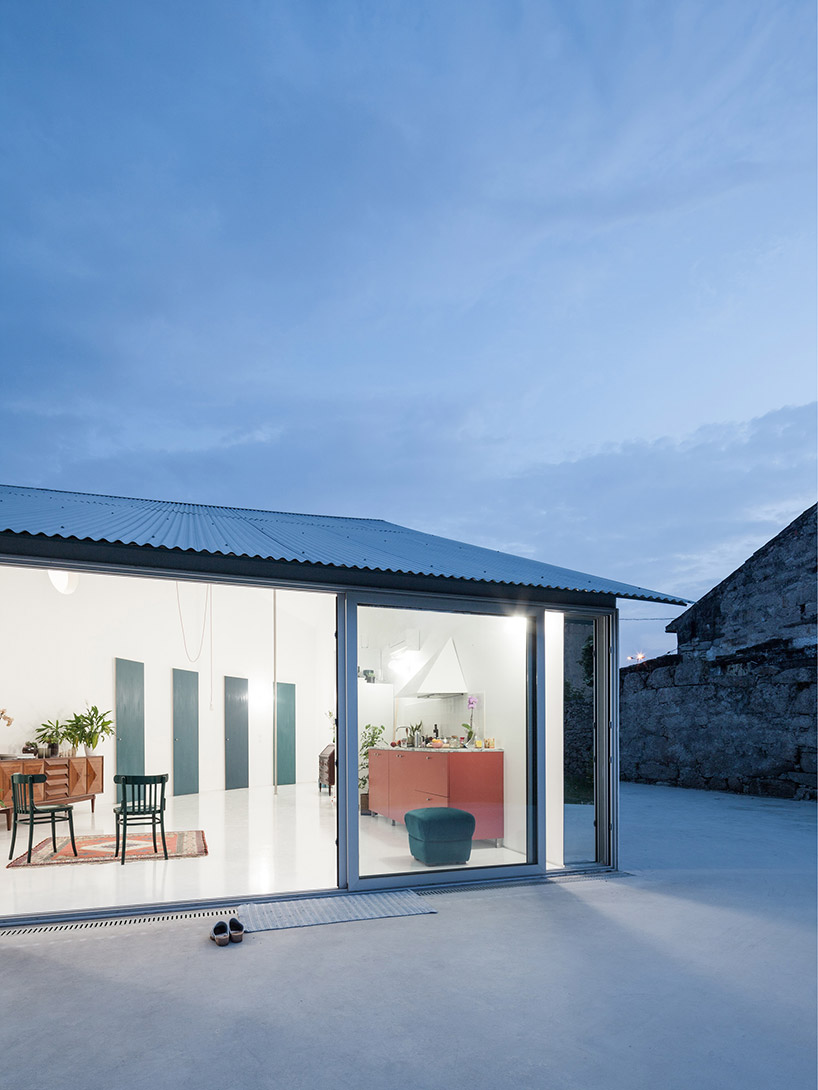 fala atelier house with a curved wall designboom