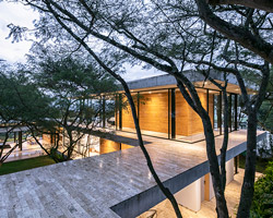 gabriel rivera arquitectos creates a house to live amongst the trees in ecuador