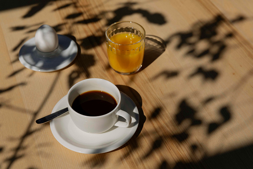 simple yet elegant forms define iittala raami tableware by jasper morrison