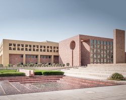 carnegie mellon college of business and computer science in doha