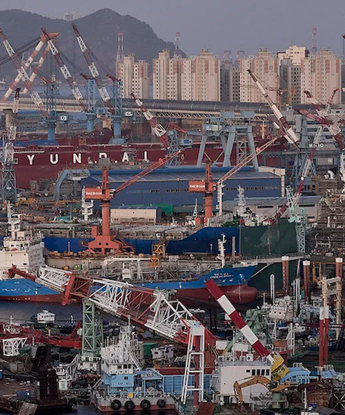 manuel alvarez diestro documents the machine-filled landscapes of asian mega ports