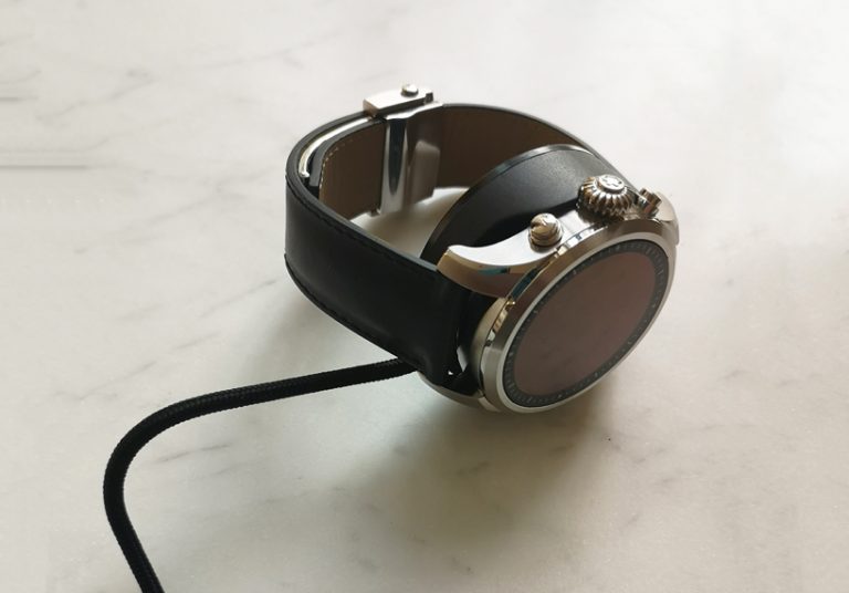 montblanc summit 2 battery life