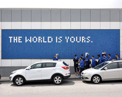 flip-it by moradavaga is an interactive pixel-like mural for portuguese street theatre festival