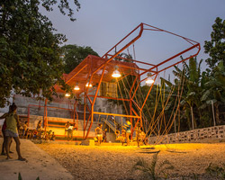 crane-like ship wall of animas is designed to unite the casablanca community in havana