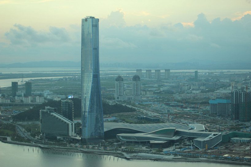 RMJM completes the construction of a 68-story skyscraper in zhuhai, china