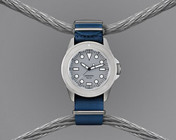 unimatic X GOODS' U1-EG watch shows time with geometric figures