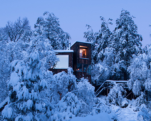 DRAA's la dacha refuge overlooks the vast landscape of the chilean andes