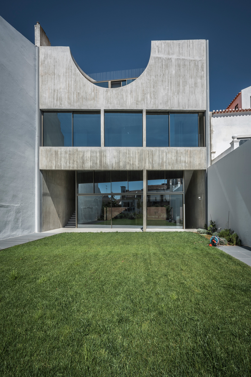  house in estrela by iaires mateusi features a parabolic 