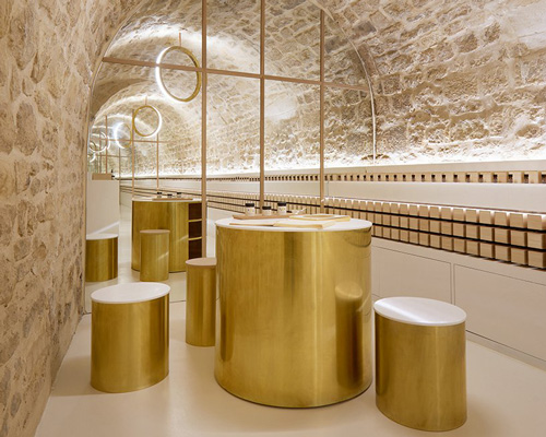 ARCHIEE fits underground vault with golden accents for japanese cosmetics boutique