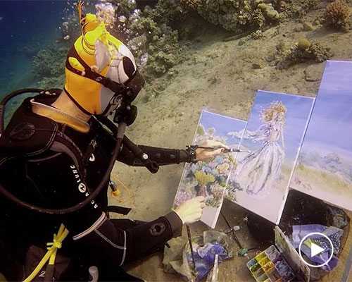 the underwater painter capturing life from the seabed