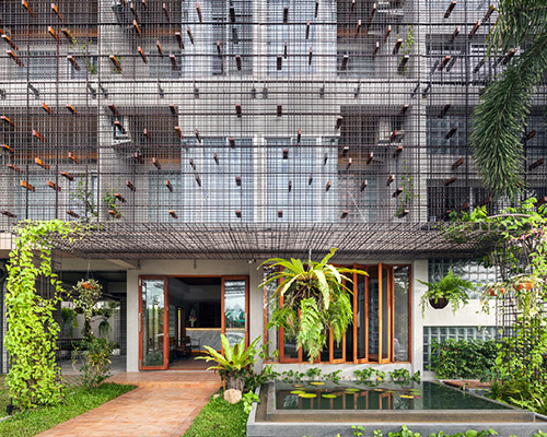 junsekino adds transparent façade to LaeKhon NonBai hotel in thailand