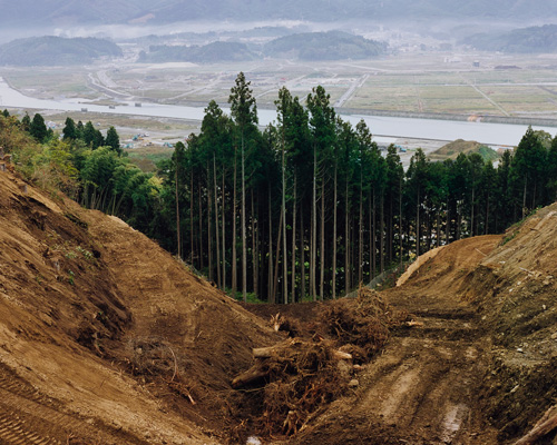 naoya hatakeyama captures catastrophe, change, renovation and rebirth in japan