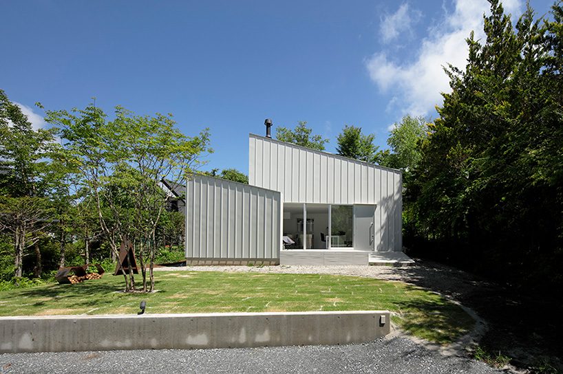 takanori ineyama architects' residence in japan comprises a single multifunctional space