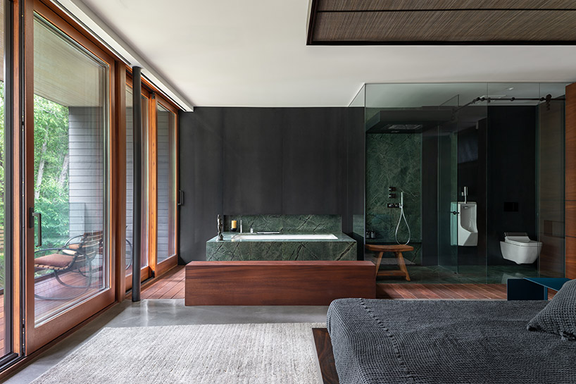 trevor mcivor architect organizes petaluma house around bamboo-filled atrium designboom