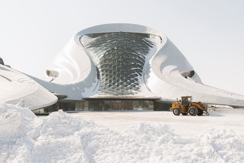 andres gallardo harbin opera house