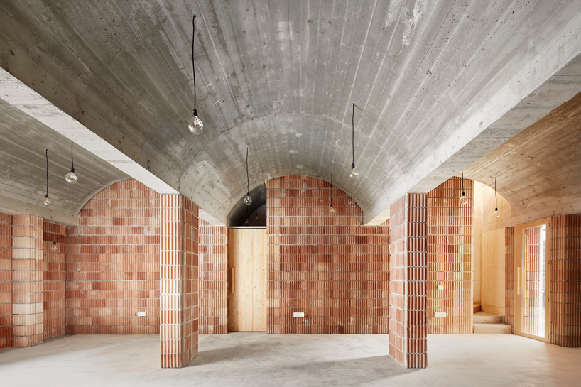 aulets arquitectes’ vaulted brickwork reflects the architecture of mallorca