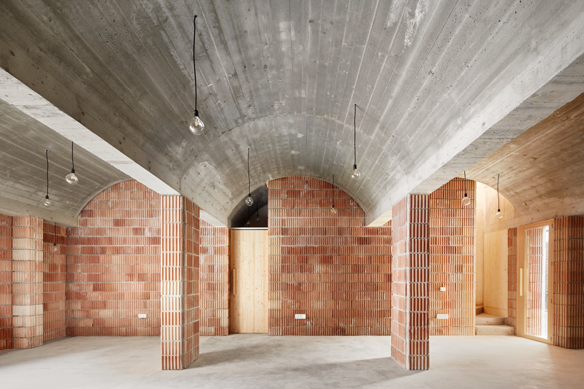 Aulets Arquitectes Vaulted Brickwork Reflects The