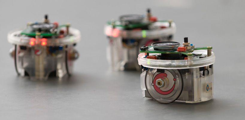 bio-inspired swarm robots form structures without instruction
