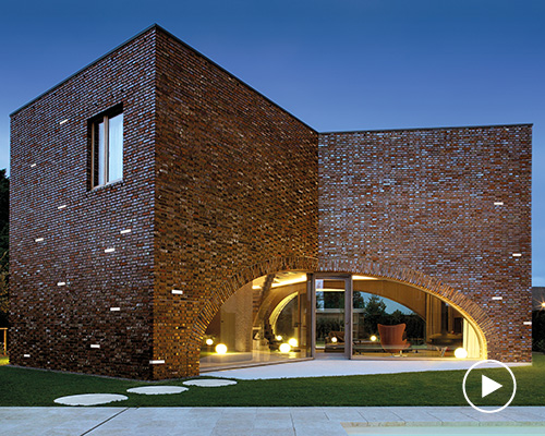versatile SIMES brick light brightens up any architectural project