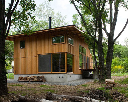 toshihito yokouchi builds wooden house in japan's yatsugatake mountains