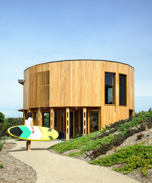 austin maynard's circular beach house is secluded among the coastal dunes of australia