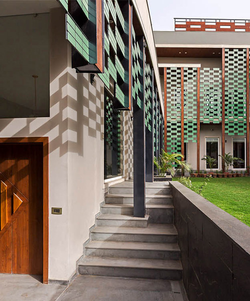 anagram architects revisits the bungalow typology in four-bedroom residence in india