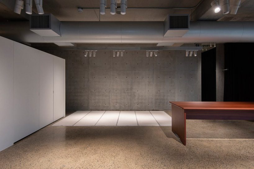 CASE-REAL applies exposed concrete in tokyo's ATON AOYAMA boutique