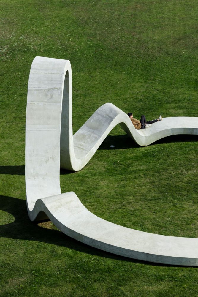 'loop' by FAHR 021.3 is a concrete sculpture with an organic circular form