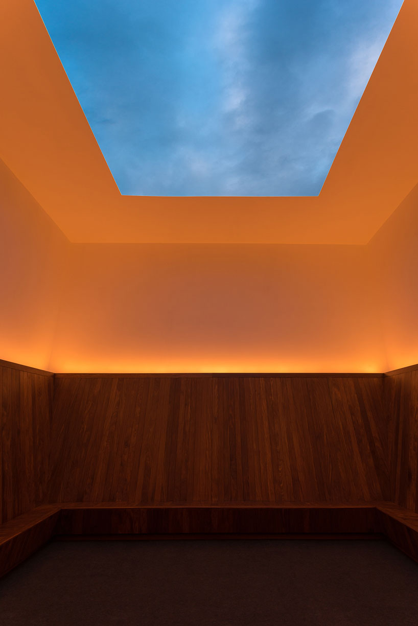 james turrell closes MoMA PS1 installation because of intrusive construction scaffolding designboom