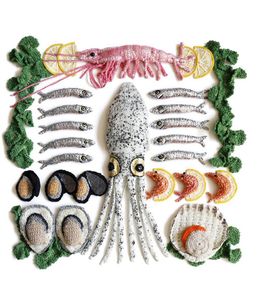 feast your eyes on this crocheted platter of fish