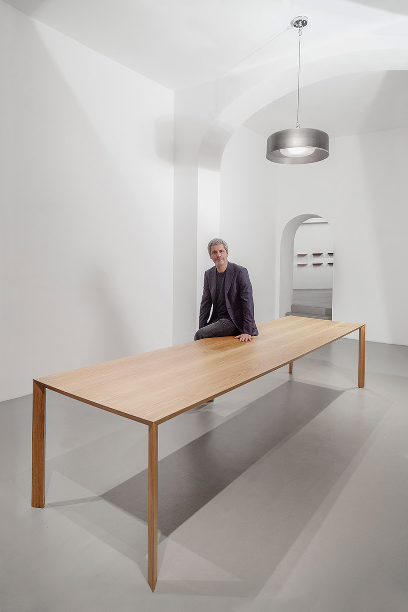 luca cipelletti erases weight, structure and volume in XYZ collection designboom