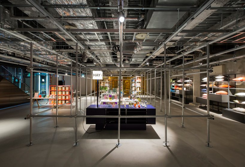 schemata installs movable furniture systems for HAY's temporary store in tokyo