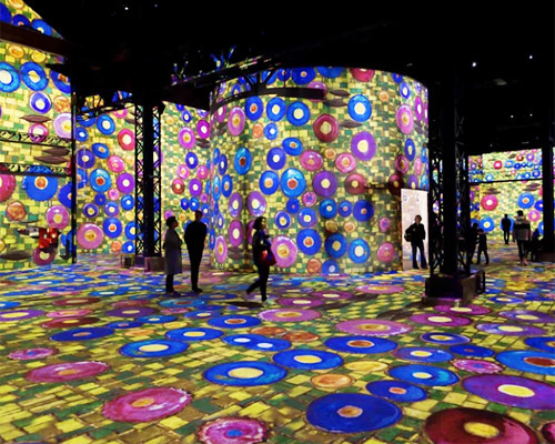 silhouette urbaine's multimedia exhibition immerses viewers in art and music in paris