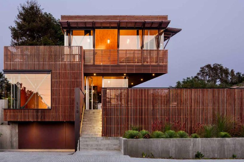 shubin donaldson wraps california residence in ipe wood screens and glass