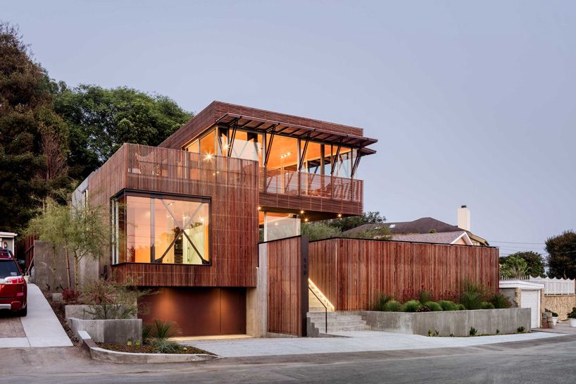 shubin donaldson wraps california residence in ipe wood screens and glass