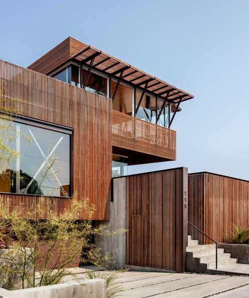 shubin donaldson wraps california residence in ipe wood screens and glass