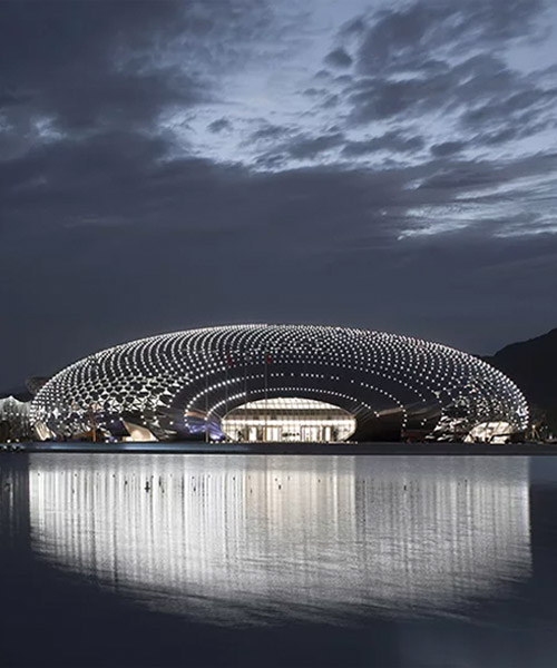 UAD constructs a huge silver ellipsoid for UN forum in china