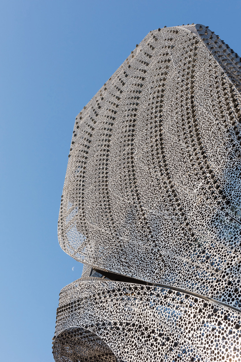 belzberg architects clads mexican office building in perforated  carbon-steel façade