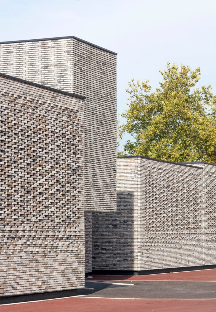 opus 5 architectes renovates brick music school in france