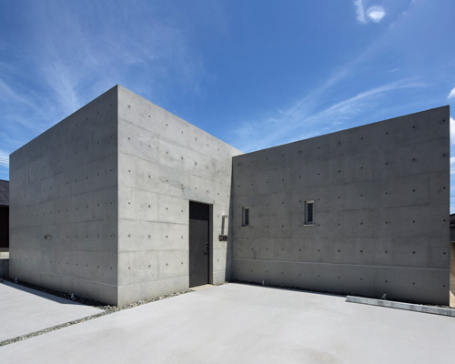 house in shime by mori architect office is built around a central inner courtyard