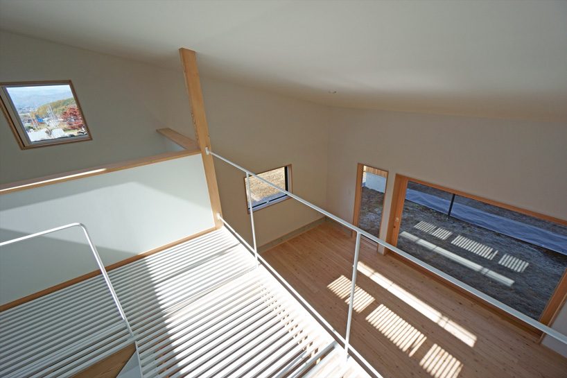 yuji tanabe builds second pettanco house with giant dormer in the japanese alps