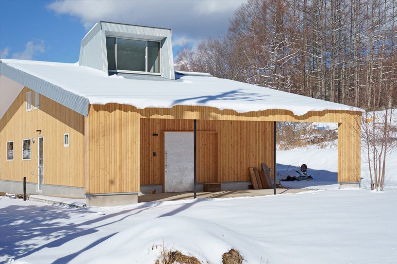 yuji tanabe builds second pettanco house with giant dormer in the japanese alps